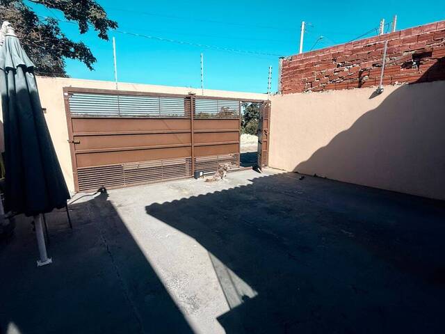 #42 - Casa para Venda em Capela do Alto - SP - 2