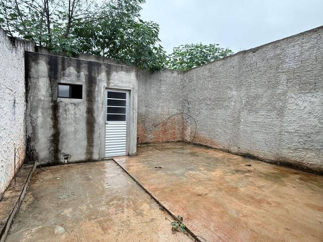 #81 - Casa para Venda em Capela do Alto - SP